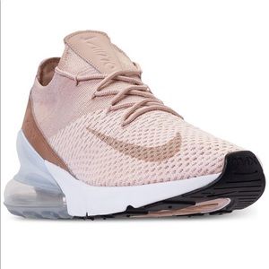 Nike Air Max 270 Flyknit